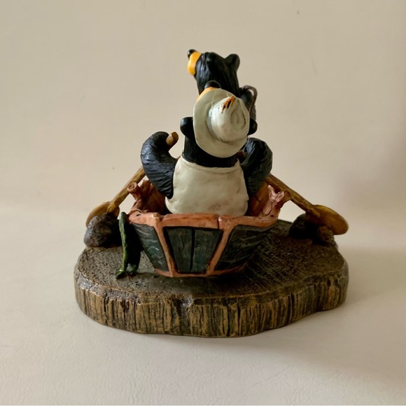 Bearfoots “Catch of the  Day” figurine - Picture 6 of 13